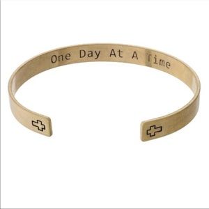 🍁5/25🍁 Discreet Christian Gold Cuff Bracelet